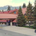 where to stay in Lake Louise